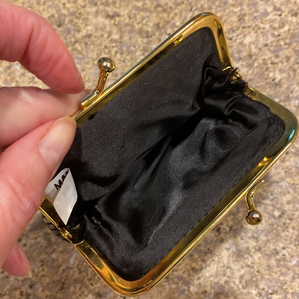 Dressy Fancy Coin Purse Bag With Kisslock Black and Gold Colored - Picture 4 of 17